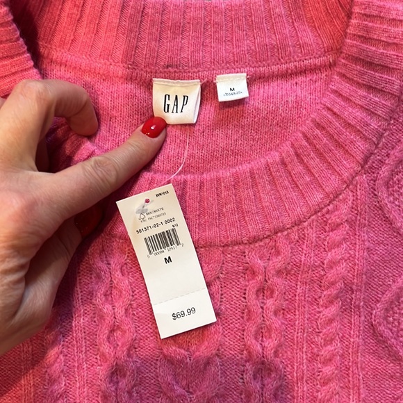 ⚡️NWT⚡️Gap Sweater - Picture 3 of 6